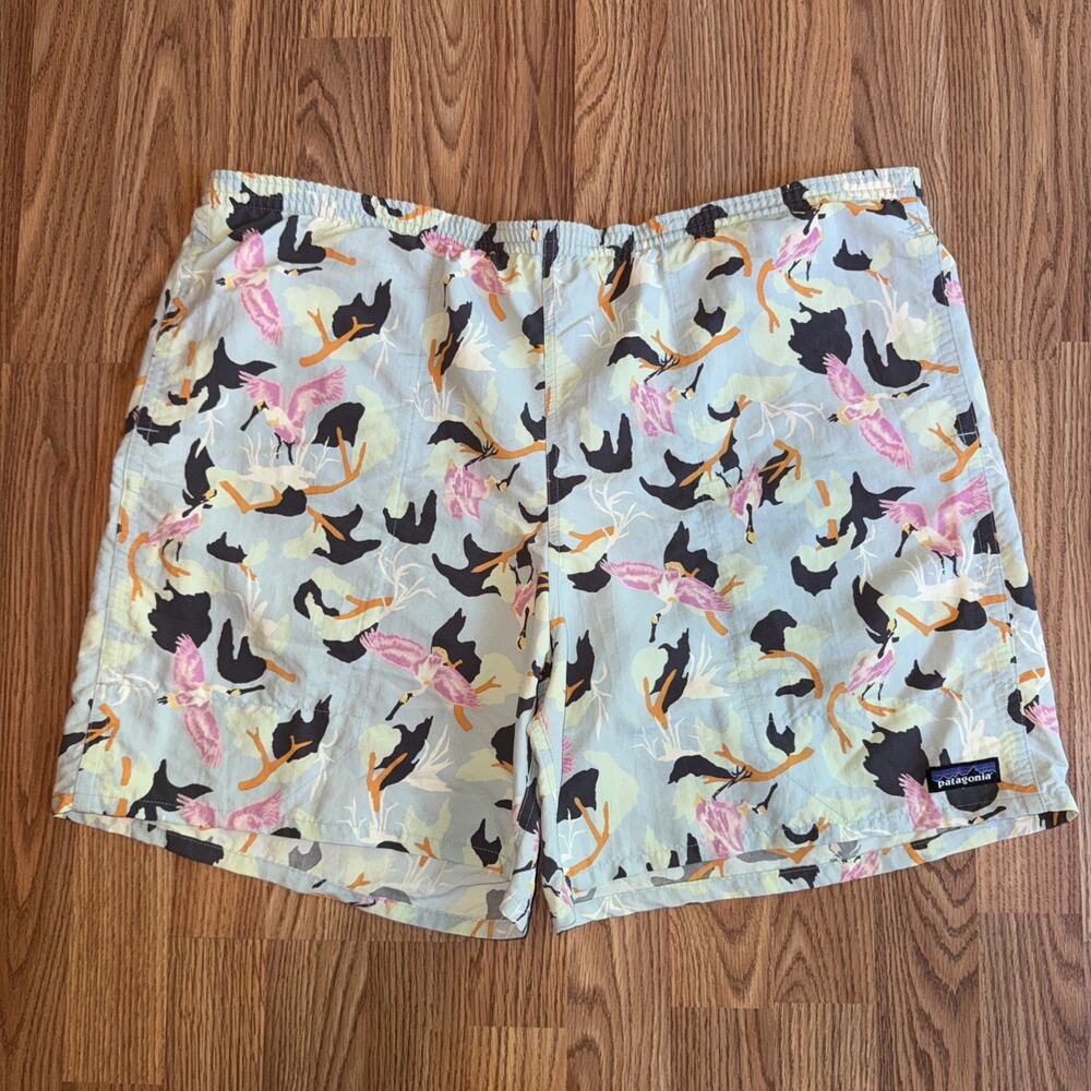 Patagonia Lined Swim Trunks Men’s XL Patterned Print Birds & Trees